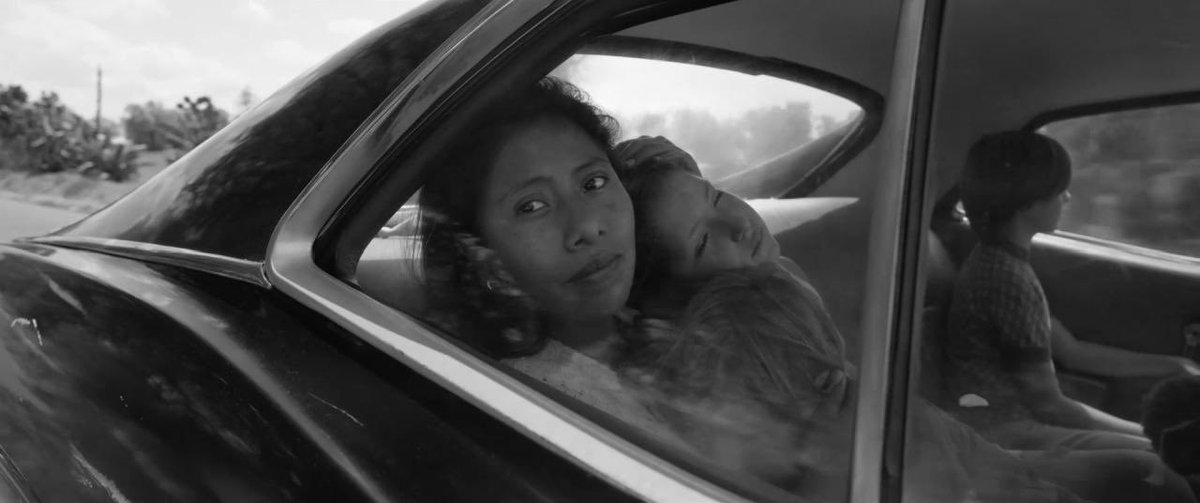 facultaddecine's tweet photo. “Estamos solas. No importa lo que te digan, siempre estamos solas".

#UnDíaComoHoy pero del 2018 se estrenaba "Roma" del director Alfonso Cuarón.

#FacultadDeCine #RomaMovie https://t.co/epZAF50540
