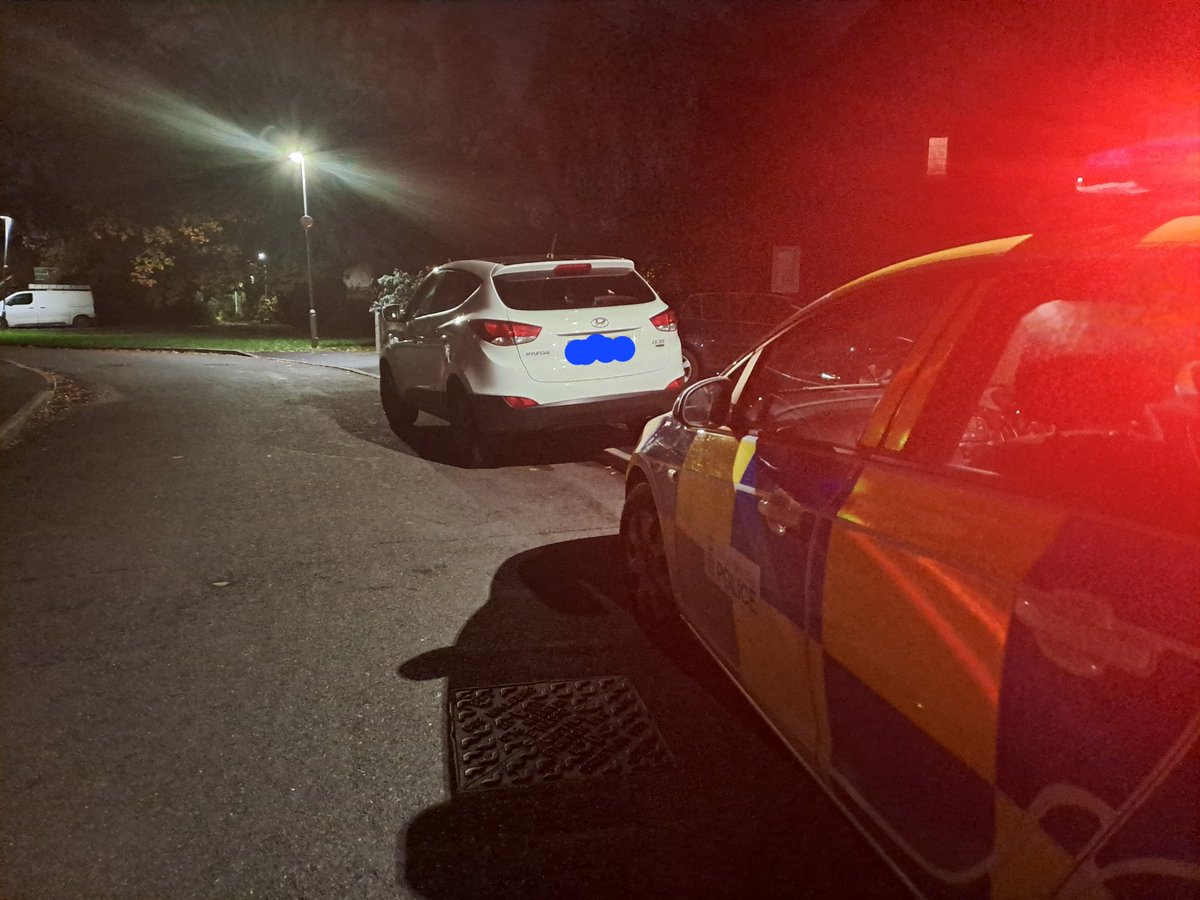 SntWarndon's tweet photo. Vehicle seized. Driver had no licence and no insurance and was issued various tickets.
Cash and phones seized along with digital scales with white powder residue. Further investigation in relation to drug offences ongoing.
#SaferRoads
#communitypolicing
#Section165 https://t.co/7VqJDQQ0Py