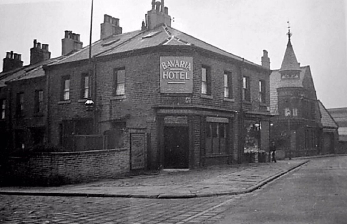 SaltsWalks's tweet photo. Did you know that #IsaacNewton was the landlord of the Bavaria Hotel, around the corner from the police station on Sivler St #Bradford 1901? One hundred years ago its doors remained shut after the Manningham riots. The building survives. #ChangeOfUse https://t.co/8BPqO3Qeza