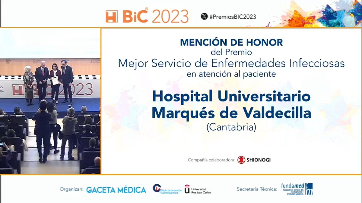 GacetaMedicaCom's tweet photo. @SHIONOGI_JP #PremiosBIC2023

MENCIÓN DE HONOR MEJOR SERVICIO DE ENFERMEDADES INFECCIOSAS: @HUnivValdecilla

➡️Recoge el diploma: Mª Carmen Fariñas Álvarez, jefe de Servicio de @IValdecilla

➡️Entrega: Estrella López Pardo y Ramón Villamarín (@SHIONOGI_JP)

📺https://t.co/pBOY4nSIMt https://t.co/nnevMo87Qm