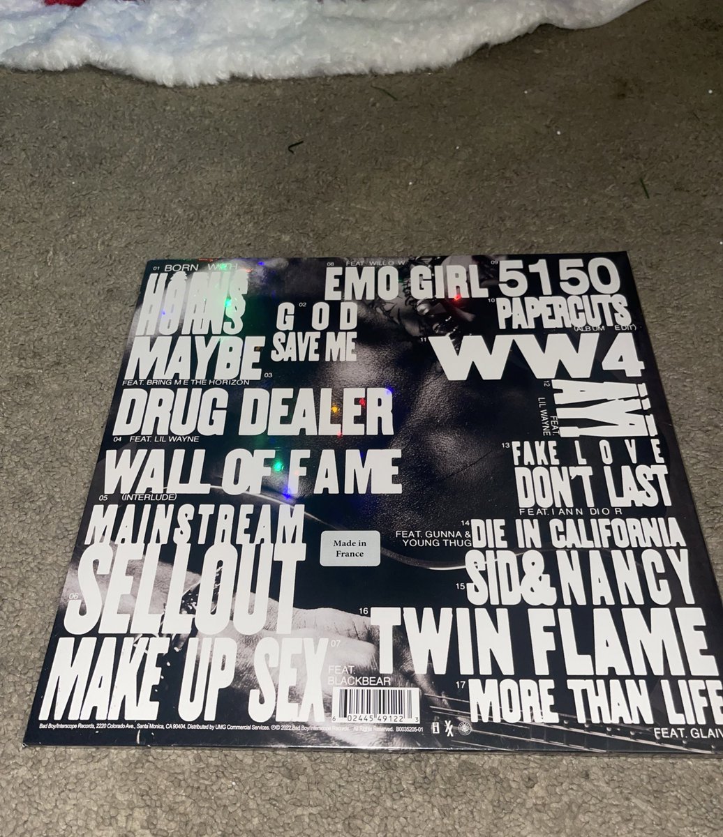 laurenest138's tweet photo. 🎄🎁MGK  CHRISTMAS GIVEAWAY PT 1 🎁🎄

this giveaway is for the 
✨Grey Limited Edition Mainstream Sellout Vinyl! ✨

HOW TO ENTER:
-like this tweet
-retweet this tweet
-reply with ur favorite mainstream song!!!! 
-follow me

I LOVE YOU EST 🩶 THANK YOU 🩷 

contest ends 11/30 https://t.co/YW72MCmTEo