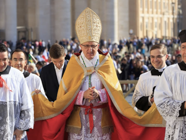 ReligionDigit's tweet photo. Francisco frena la deriva de la diócesis de Fréjus-Toulon y nombra un coadjutor al arzobispo Rey: Un secreto a voces que se ha desvelado oficialmente este mediodía, cuando la Santa Sede ha dado a conocer que, finalmente, y tal y como se rumoreaba, el… https://t.co/3kykCQbVtZ https://t.co/8Ci8sd9xPs