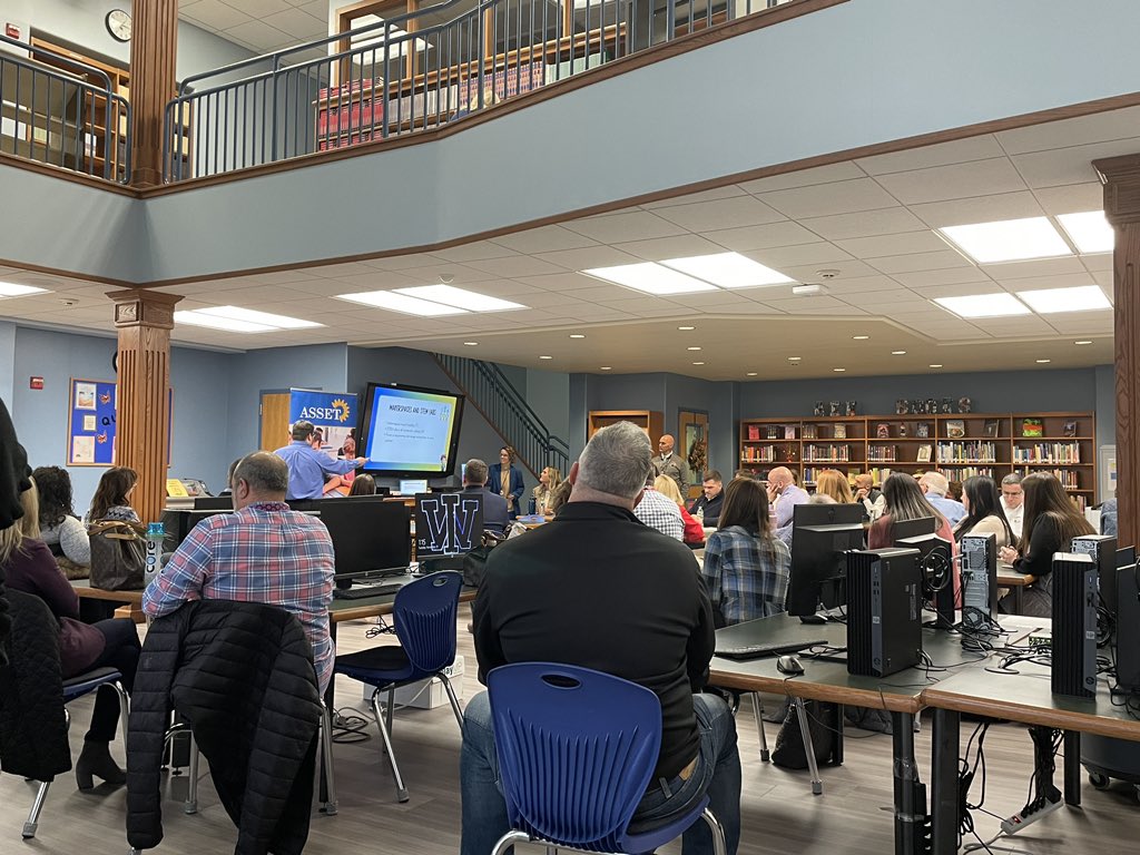 mjtteach's tweet photo. Celebrating EdTech, showcased at @WIHSLions West Islip @assetny @TeqProducts https://t.co/HRFTPCffgF