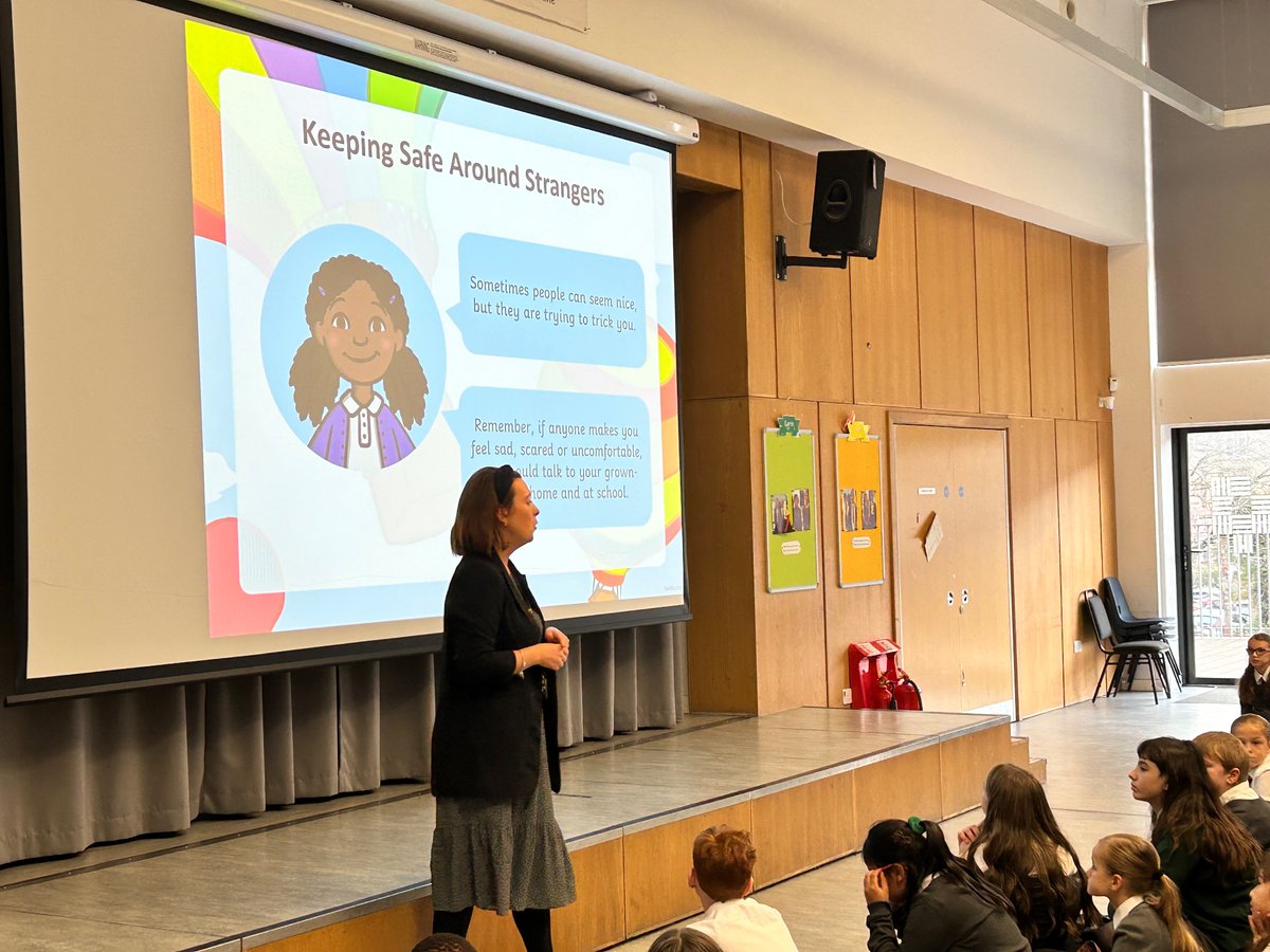 NotreDamePri's tweet image. Excellent participation today from pupils during the P5-7 assembly on safety essentials! 💡 From dealing with strangers to navigating road safety, empowering our students with the knowledge to stay safe in various situations. #SafetyFirst #GreenCrossCode 🚗🚸