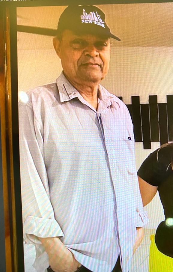 SeattlePD's tweet photo. MISSING: Luis, 83 y/o, Hispanic male, 6’0”, large build, gray hair, brown eyes. Has dementia. Last seen wearing a black t-shirt, red flannel pajama pants, no shoes, and glasses at 2:00 a.m. in the 200 block of Dexter Avenue North on foot. If seen please call 911. https://t.co/D7ycsmIJjG