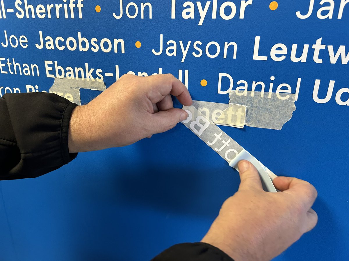 Cyclone_Signs's tweet image. Congratulations to @Ebenno88 for your 100th game with @shrewsburytown! It was great to be able to put your name up on the 100 wall!

#cyclonesigns #football #shrewsburytown #STFC #elliottbennett #100games #vinylgraphics #wallgraphics #shropshire #shrewsbury