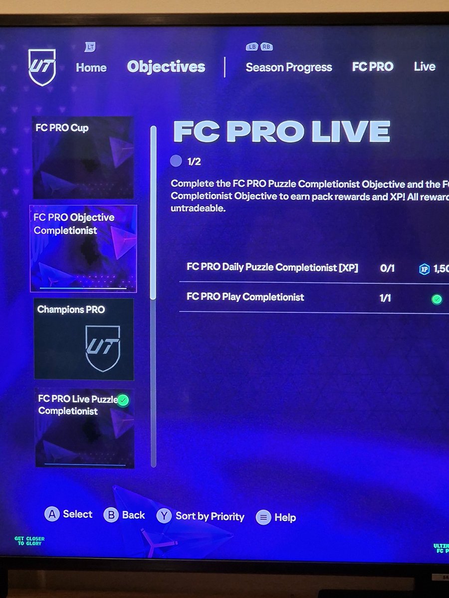 MashDWhite's tweet photo. @EASFCDirect @EAHelp I've completed all the sbc's as you can see down the left and it hasn't registered it so I don't get the group rewards ?? Help please https://t.co/Rqt4Td8tUP