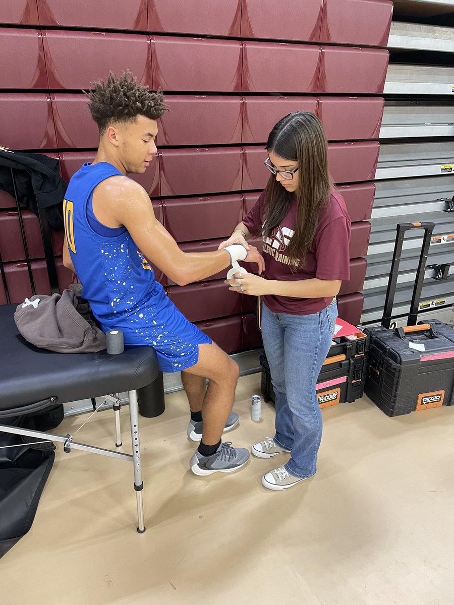Los Fresnos Athletic Training tweet media