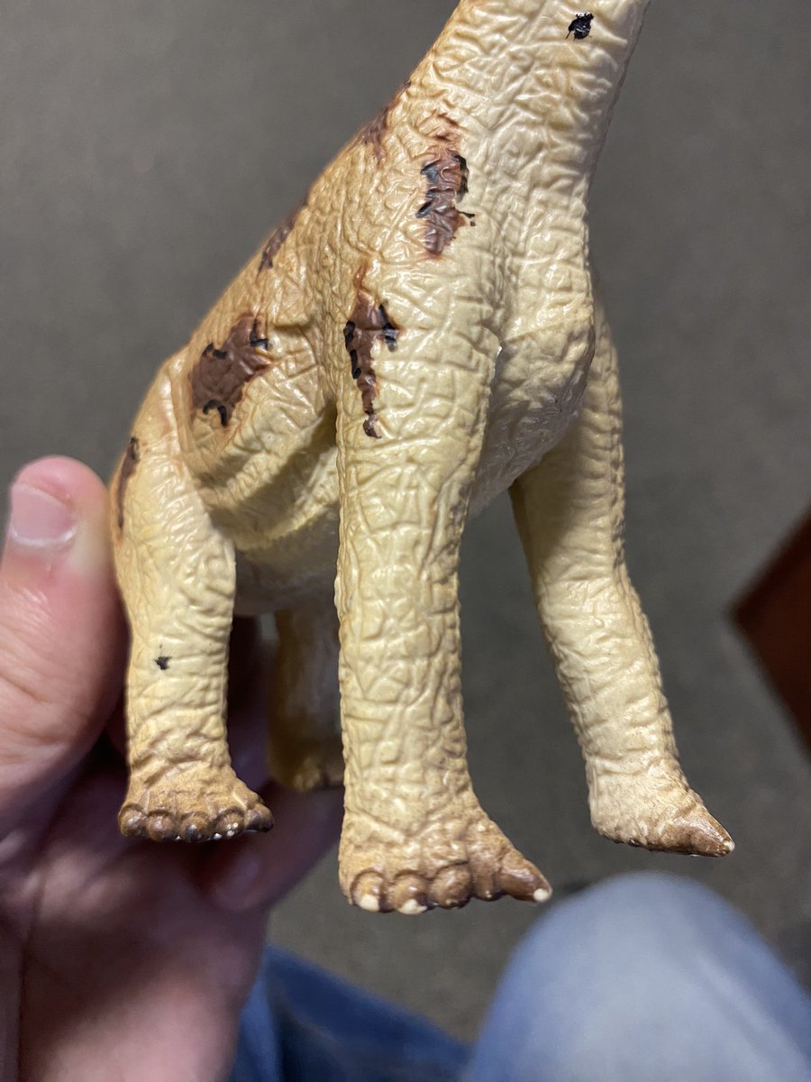 TM9380's tweet photo. A client at work found a bunch of old dinosaur toys, the standout to me being this 2002 Schleich Brachiosaurus… https://t.co/UT1UHbty2q