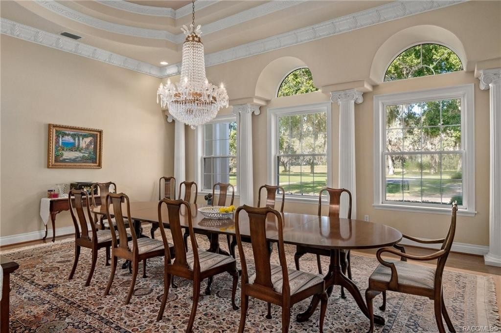 uniquehomeslux's tweet image. Deeply ingrained in the #equine culture and history of the #horse capital of the world is this #custombuilt #estate #home set on 704 #acres of rollings hills with view breathtaking #views. 

-#Ocala #Florida
-15 Beds, 12 Baths
-9,524 Sqft

By CENTURY 21 | bit.ly/3MVD3fM