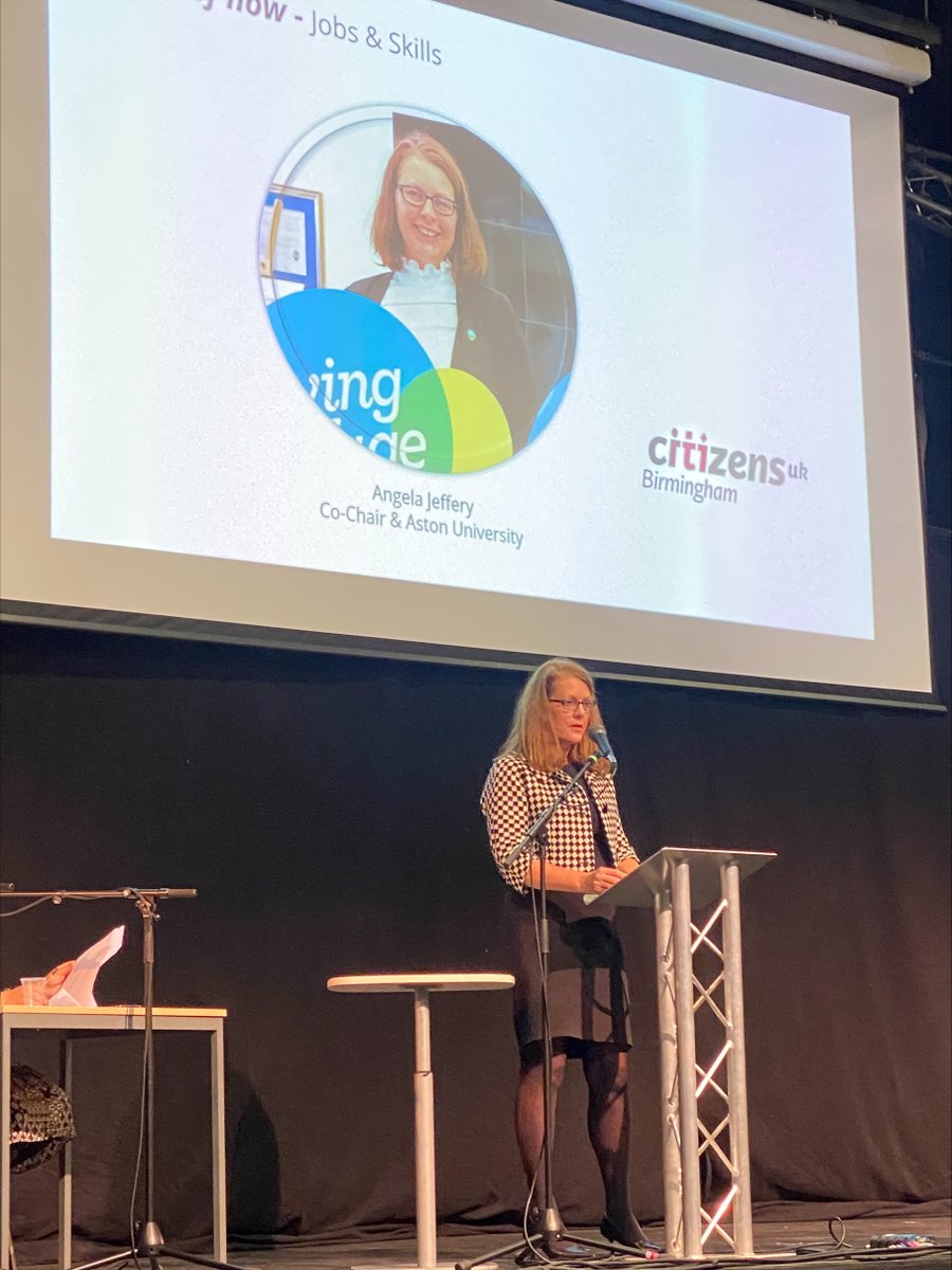 It was great to see 300 people gather to celebrate @CitizensUKBham's 10 year anniversary yesterday. @AngelaJeffery co-chaired the event with @mashkura78 and reflected on 10 years of campaigning for the Living Wage, which we became the first university in Birmingham to commit to.