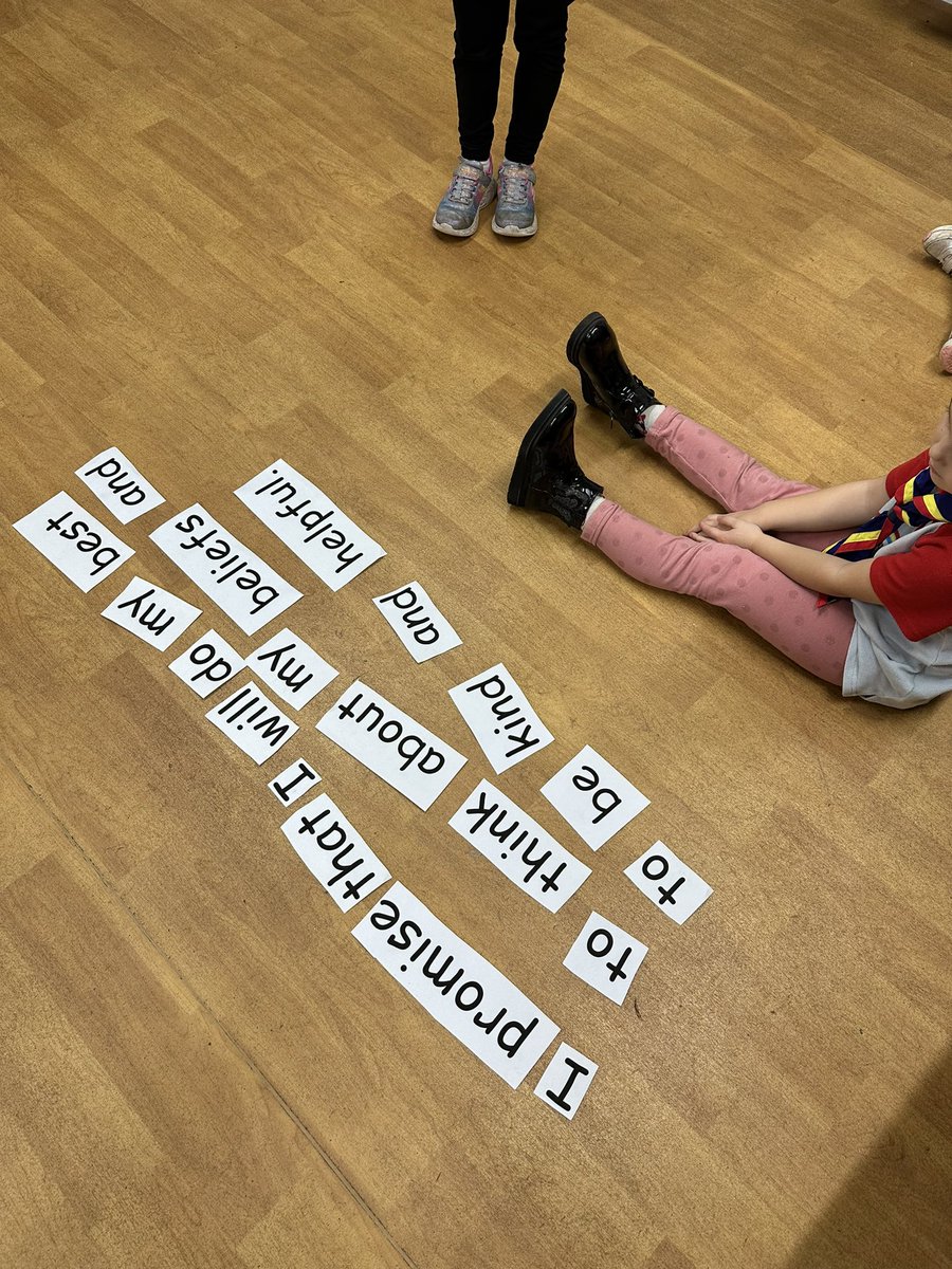 GuidingTwinkle's tweet photo. Last week we did promise activities &amp; promises in Rainbows!

We had to put the words of the promise in order!It was tricky but we worked together to get it right! 

We also looked at uniforms for Rainbows all around the world!

#rainbows #promise #girlguiding #GirlsCanDoAnything https://t.co/MGUuEgGfAA