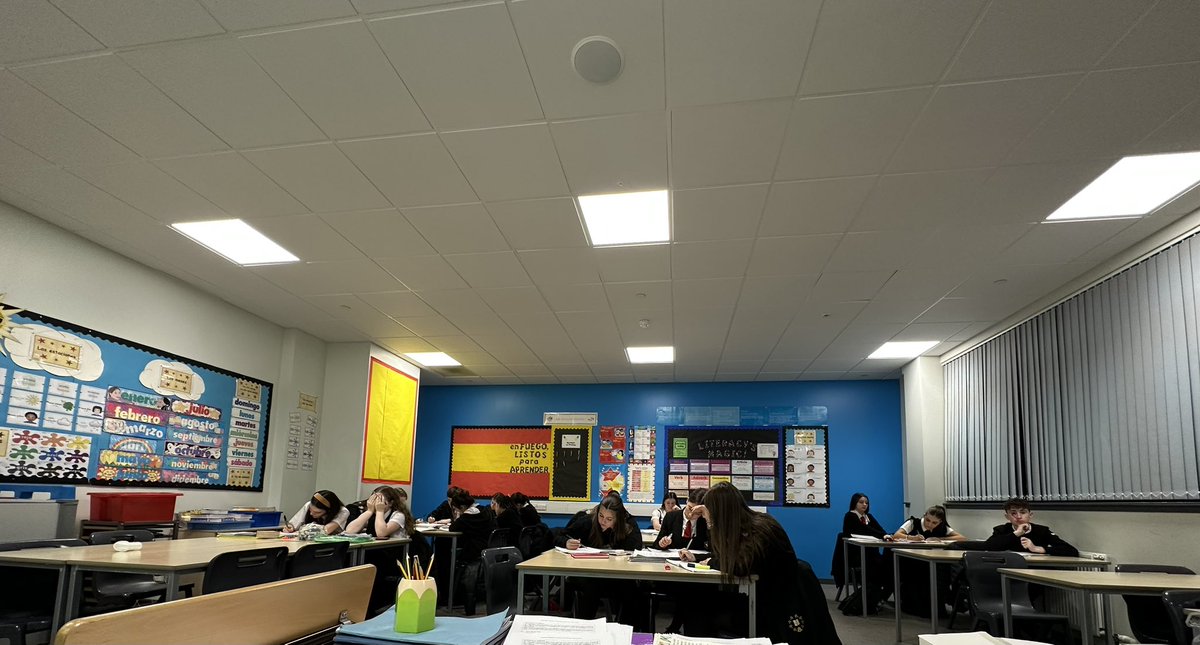 MrMWishart's tweet image. Thanks to the S4 Spaniards who gave up their Tuesday night to come along to supported study for some Listening practise. Same time, same place next week with a focus on Reading! Future Friday session with Mrs B this week too. ¡Qué trabajadores! 🇪🇸 #learninginFAITH #ambees