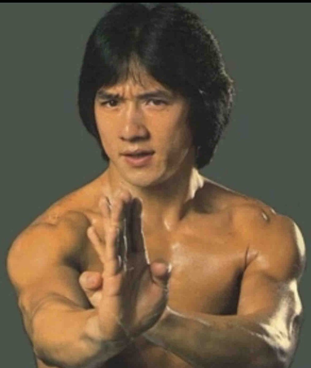 LesNews's tweet photo. 🥋🎬 - Jackie #Chan et Ralph #Macchio, qui ont joué dans les différents films « Karate Kid », seront réunis pour un tout nouveau film se déroulant dans la l’univers des arts martiaux. /NBC https://t.co/T7ULcSwOZc