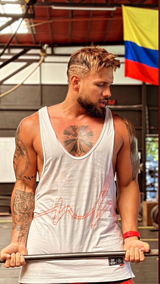 alexandergonz7's tweet photo. Cree en ti mismo y llegará un día en que los demás no tendrán más remedio que creer contigo 
#gym #fit #Motivacion https://t.co/Doe0gkU3tZ