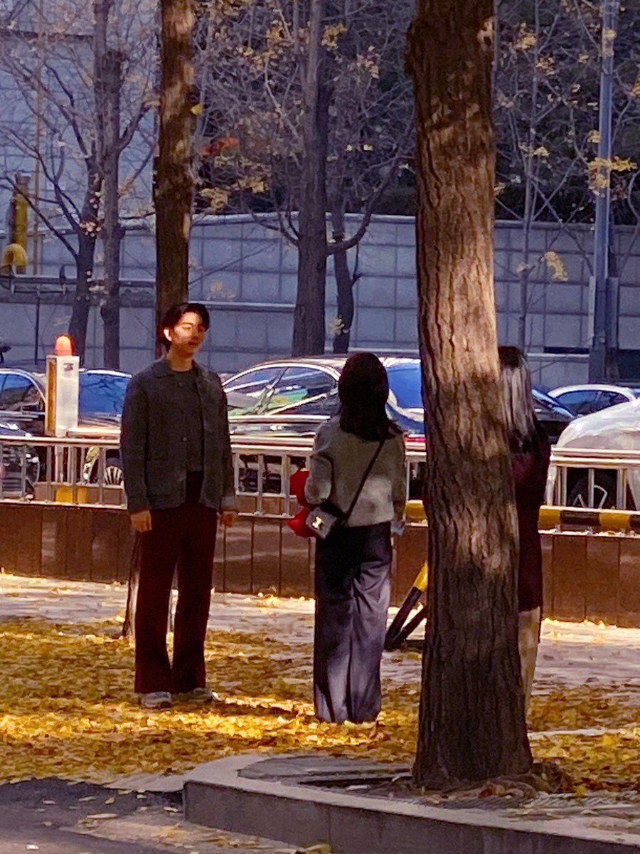 kdramatreats's tweet photo. #SeoHyunJin and #GongYoo both spotted filming for their upcoming drama #TheTrunk 😭🤍 https://t.co/6ksXC3eETW