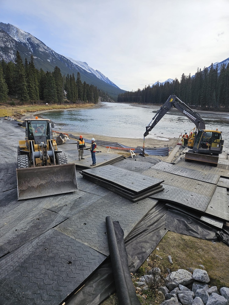 RubberSolutions's tweet photo. Exciting Eco-Flex Project ♻ 🏞
In partnership with Parks Canada and WHISSELL Contracting, Eco-Flex implemented our Access Mats to facilitate safe and efficient water access for heavy machinery in the Bow River. Details on our LinkedIn page! #ecoflex #recycling #rubber https://t.co/PUoaJELXPo