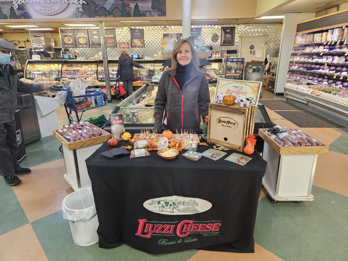 AdamsMarkets's tweet photo. Our friends from @liuzzicheese are here in #WatertownCT sampling their yummy lil charcuterie bites! Perfect for a #Thanksgiving app!
She'll be here until 3:30pm!
#FamilyOwned #LocalPartners #Sampling #HolidayShopping https://t.co/XdY4FsmbhG