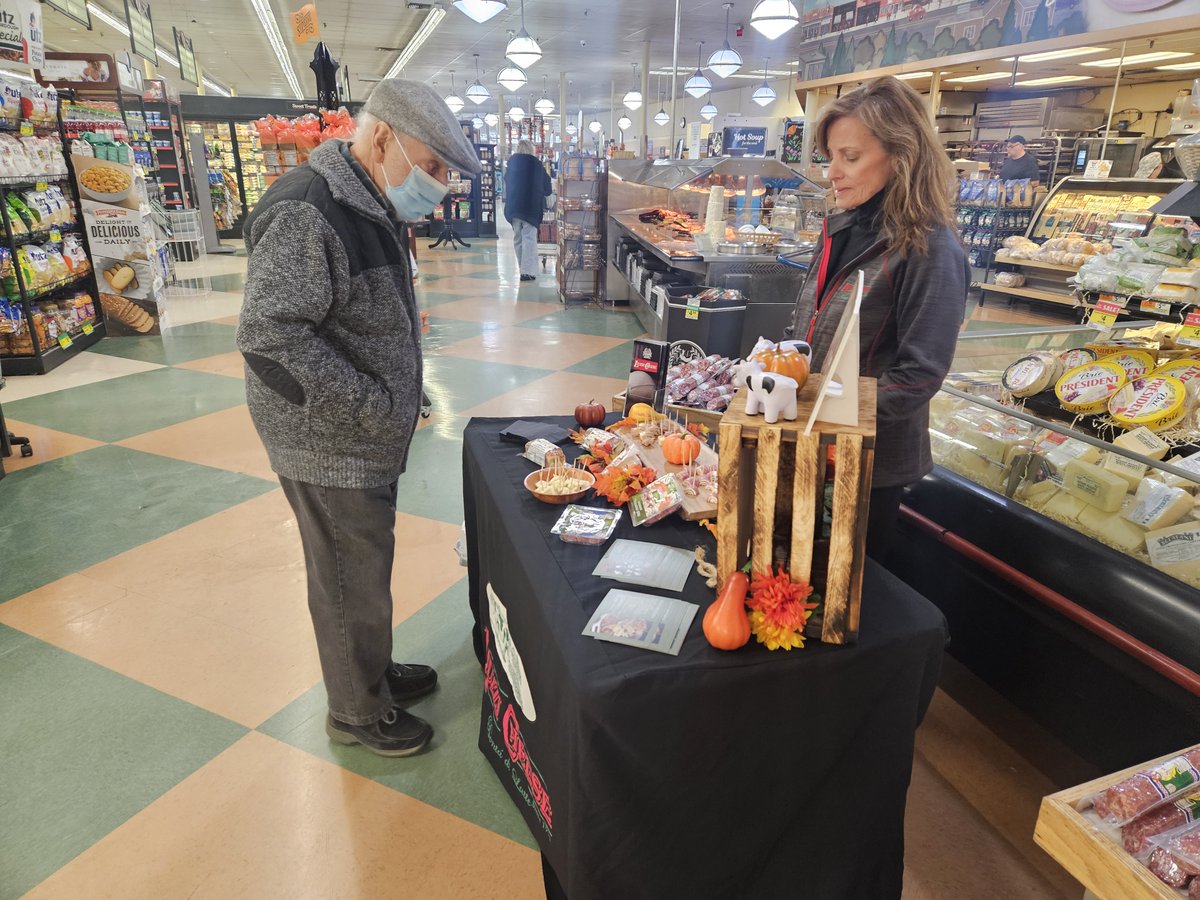 AdamsMarkets's tweet photo. Our friends from @liuzzicheese are here in #WatertownCT sampling their yummy lil charcuterie bites! Perfect for a #Thanksgiving app!
She'll be here until 3:30pm!
#FamilyOwned #LocalPartners #Sampling #HolidayShopping https://t.co/XdY4FsmbhG
