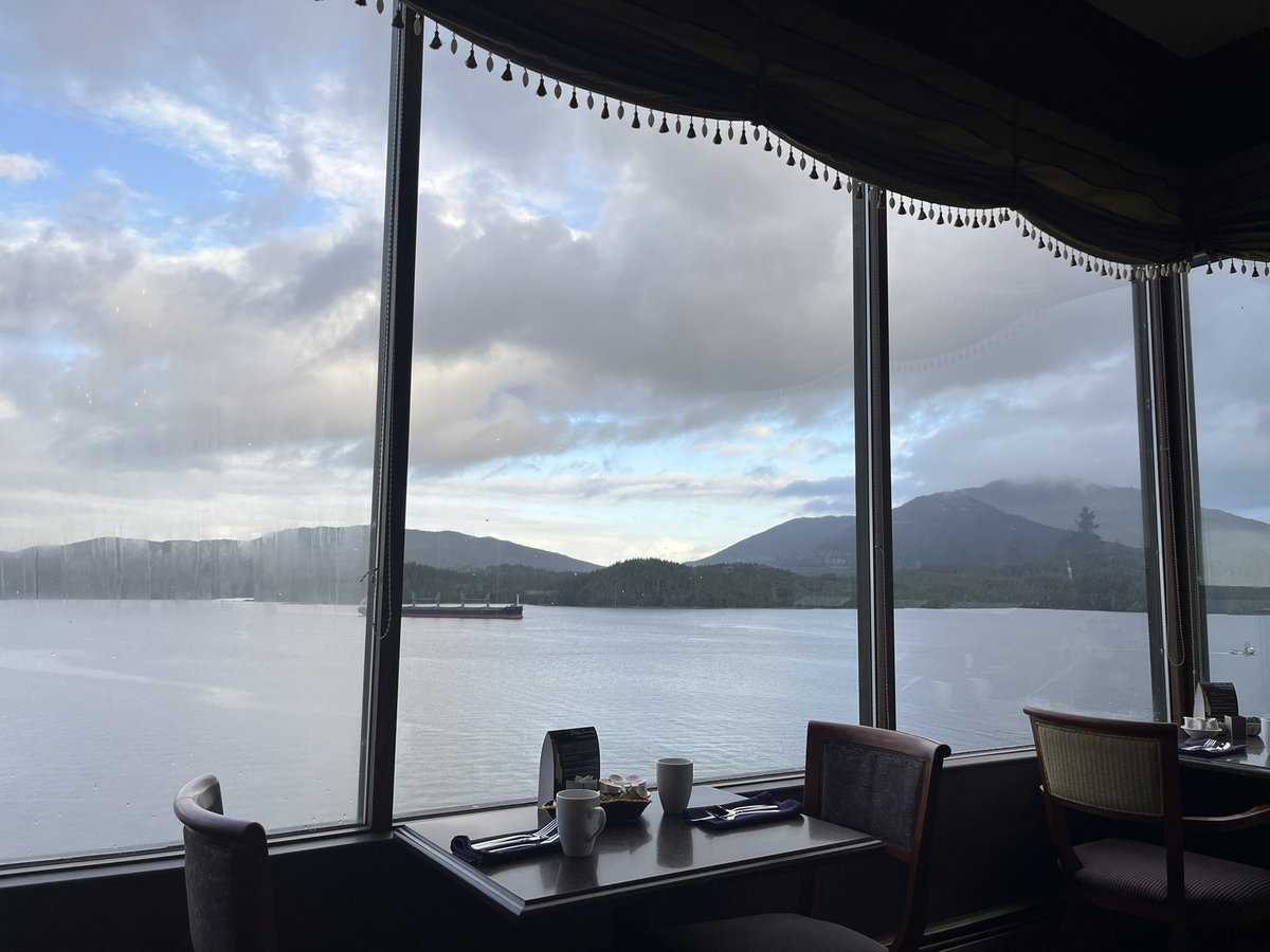 ChristineYH's tweet photo. @thegnomedoc The weather is clearing up. Just in time for my formal observation for #EDUC491. https://t.co/6qwAss8T7B