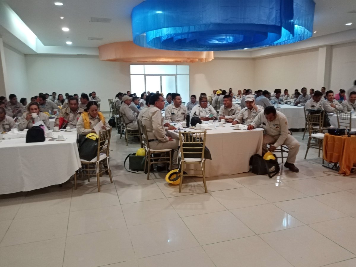 JTuxtepec's tweet photo. Los SSO fortalecen el combate al #Dengue, mediante la #Actualización.
#LatinAgroFarma
#Dengue 
#NosCapacitamosPorTuSalud
#vectores https://t.co/1ZXbMR8trr
