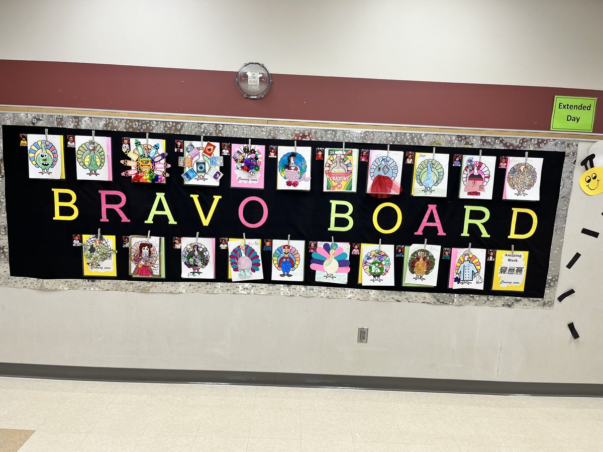KBegelton's tweet photo. These turkeys will not get eaten on Thanksgiving Day!!
#FirstGrade
#FBISD
#CornerstoneElementary #Creative #ThankfulTuesday #Thanksgiving2023 https://t.co/yaWQU7O13t