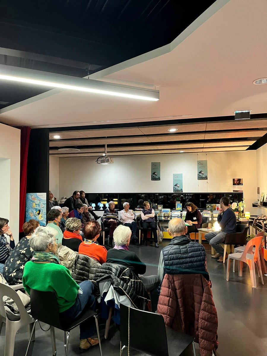 ALL_BFC's tweet photo. #LesPetitesFugues2023 // Première journée de festival pour Hugo Boris qui était ce matin au lycée Les Haberges à Vesoul (70) et ce soir à la mediathèque des Tilleuls à Besançon (25) ! 
👉 https://t.co/xgaLtpyvQC https://t.co/BvZps5SraP