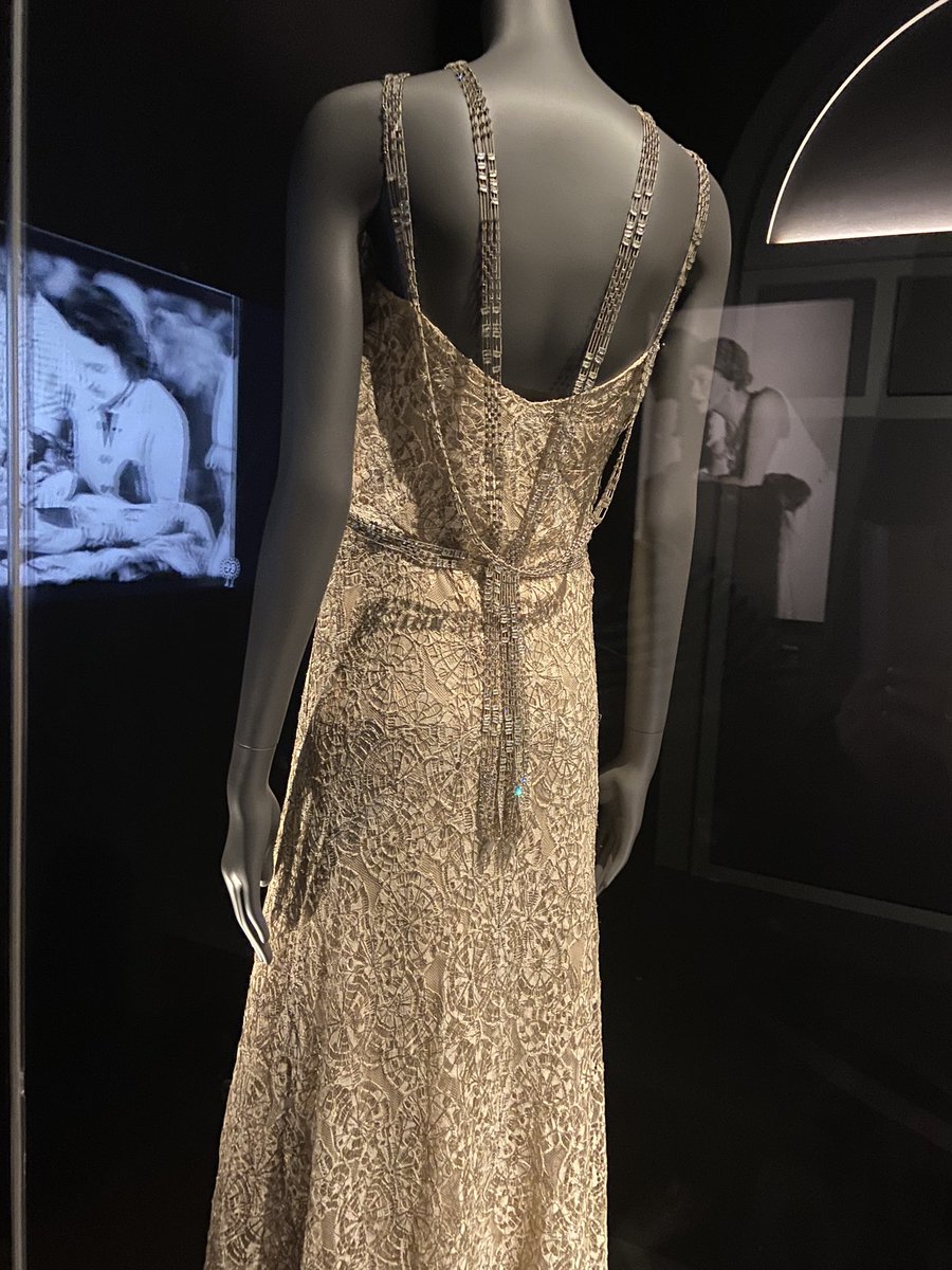 robinsonwrites1's tweet photo. Channelling our inner Anthonys #SexandtheCity #Chanelo #iykyk  @V_and_A 😉 https://t.co/JUU388TIb2