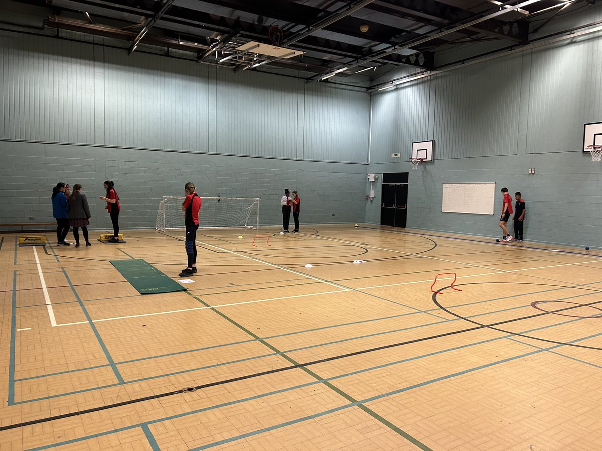 MoretonPe's tweet photo. Our student leaders setting up for the Primary Schools Indoor Athletics event at Moreton tonight. @PASSTEAM2 https://t.co/VmjsbxSgGX