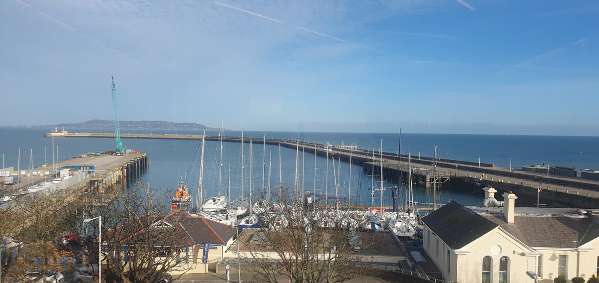 _ValODonovan's tweet photo. We were spoiled with lovely views for Irish classes in @libraries.dlr again today 😊

#dlrlexicon
#dlrlibraries 
#loveyourlocallibrary
#irishclasses 
#ceachtannagaeilge https://t.co/6bTuOj8D74