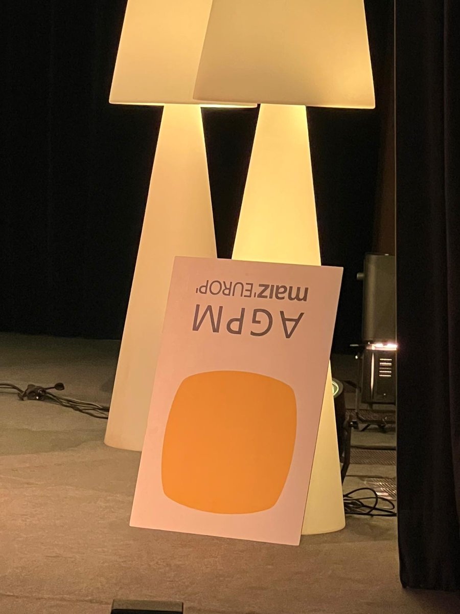Comme on #marchesurlatete
@ColliMarine nous assure qu'aujourd'hui la <a href="/UEFrance/">Commission européenne 🇪🇺</a> entretien et exacerbe les distorsions de concurrence entre l'Europe et les autres pays du monde.
▶️ Concurrence déloyale
▶️ Tromperie du consommateur
#CongresMais2023