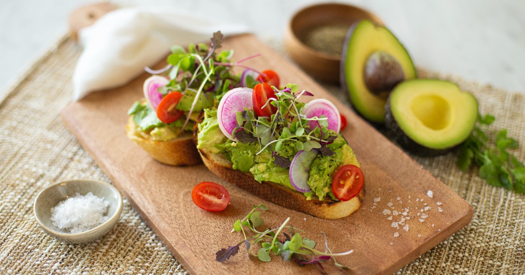 FairmontOrchid's tweet photo. Looking for an excuse to order In-Room Dining? Look no further than this avocado toast!🥑 #Fairmont #FairmontOrchid #InRoomDining #Avocado #Breakfast #Hawaii https://t.co/bRXxraulyr
