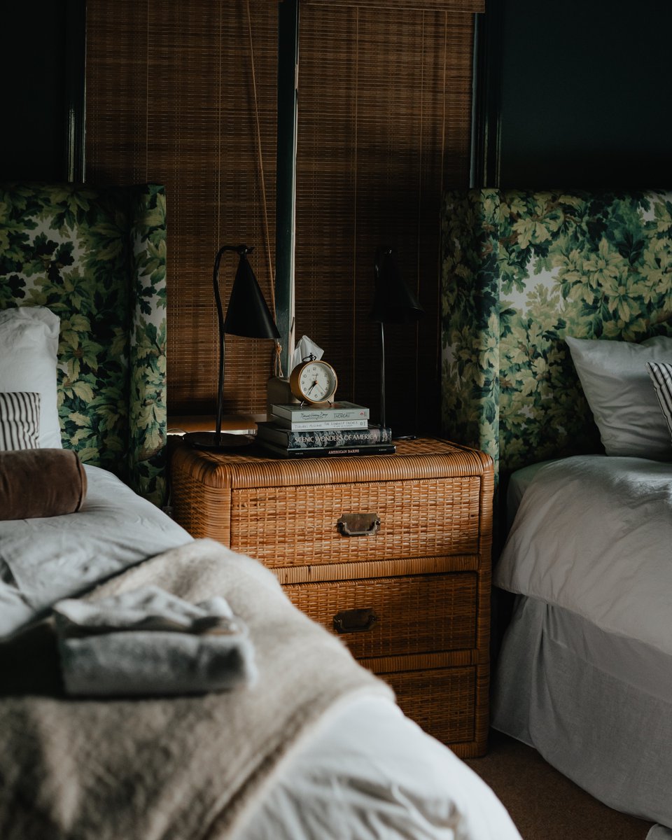 Eucalan's tweet photo. Expecting guests for the holidays? Freshen up the bedding and linens with Eucalan! Create a relaxing space with Lavender or Eucalyptus delicate washes.
https://t.co/xYxVnDPYju
#eucalan #eucalanfan #delicatewash #guestbedrooms https://t.co/zGGv2i4YUC
