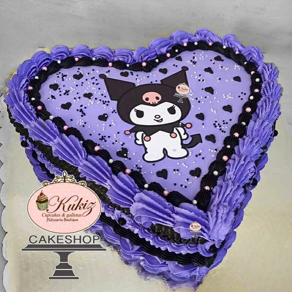 Hermoso #vintagecake #kuromi impresión comestible #caketopper #kukizlovers para amantes de #hellokitty 
#heartcake para 20 personas pan café relleno de coffeecream
#kukiz #bakery #ilovekitty #cdmx #mexico #mexicocity