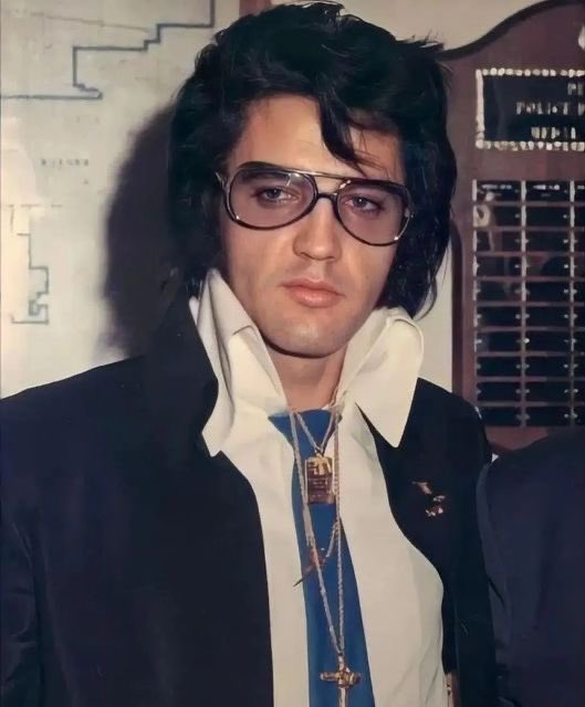 eIviscore's tweet photo. gonna roll up to a studio looking like this and record an unbelievable amount of bangers https://t.co/KBaiA29RT5