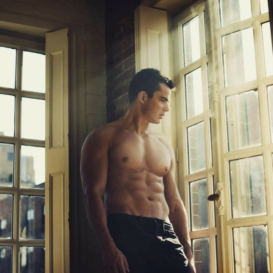 dante davison 

• 26 years of age
• computer nerd and model
• avid traveller and lifter
• big in many ways

#lewdrp / #openrp / #sexrol