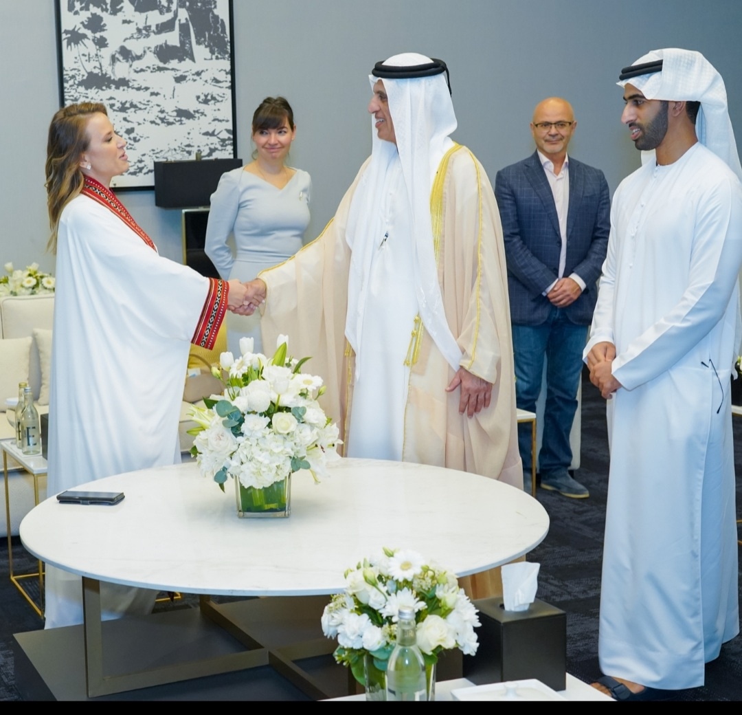 Another government orange-pilled 🧡🇦🇪 #bitcoin.

While some governments pursue crypto founders for their own political gains, others are actively supporting the industry.

It's a pleasure supporting His Highness Sheikh Saud bin Saqr al Qasimi, Ruler of Ras Al Khaimah and Supreme