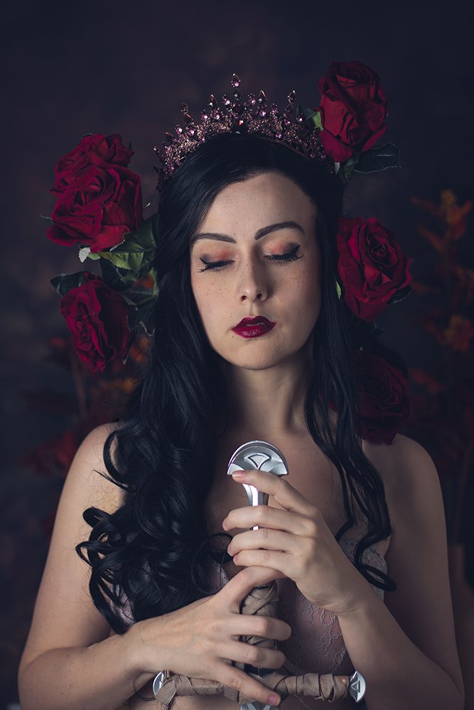 remaininlullaby's tweet photo. [ this part, small as it appeared at first, was forged in the fire of her own strength, and resisted her cage. ]

🍊💕🐉🗡

#SabranBerethnet test we did a few weeks ago ♡
📷 @Amapolchen
🖌 @remaininlullaby
#PrioryoftheOrangeTree written by @say_shannon https://t.co/iVUt5V9cnL