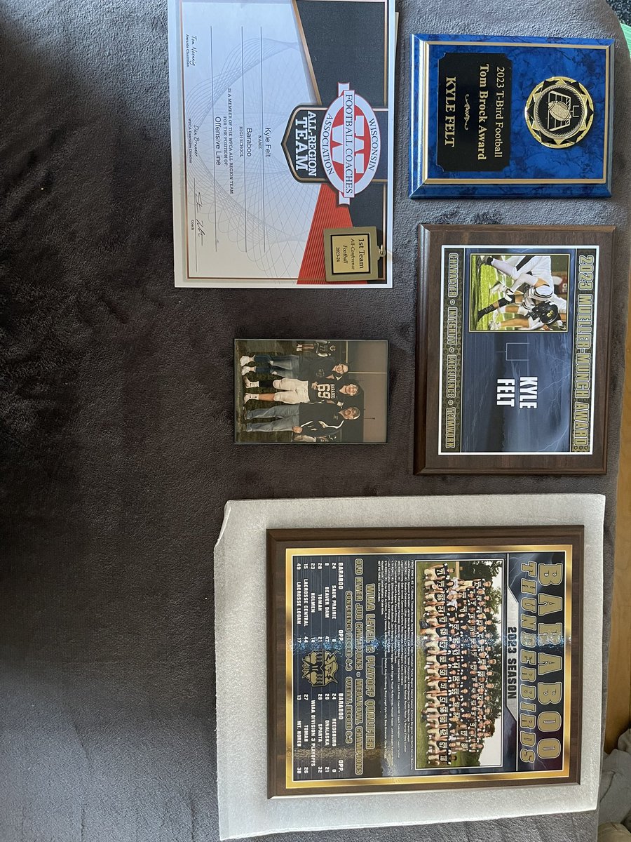 So very thankful to Have won the Mueller-Munch award as Well as the Tom Brock award for the top lineman on the team. Thank you to all my peers for voting for me.