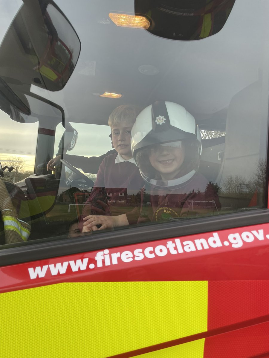 MrPDrumbowie's tweet image. Thank you @SFRS_Falkirk for your visit today! #worldofworkweek #exploremoreatADLC