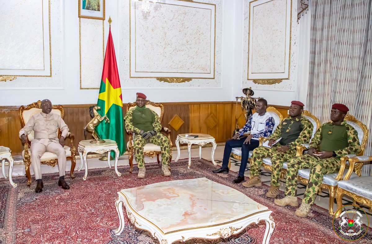 Aussi, je tiens à exprimer ma profonde gratitude envers le peuple burkinabé, pour son hospitalité et sa gentillesse légendaires, qui continue d'incarner admirablement les valeurs d'intégrité et de dignité, fidèle en cela à sa réputation de terre d'asile pour tous les opprimés.