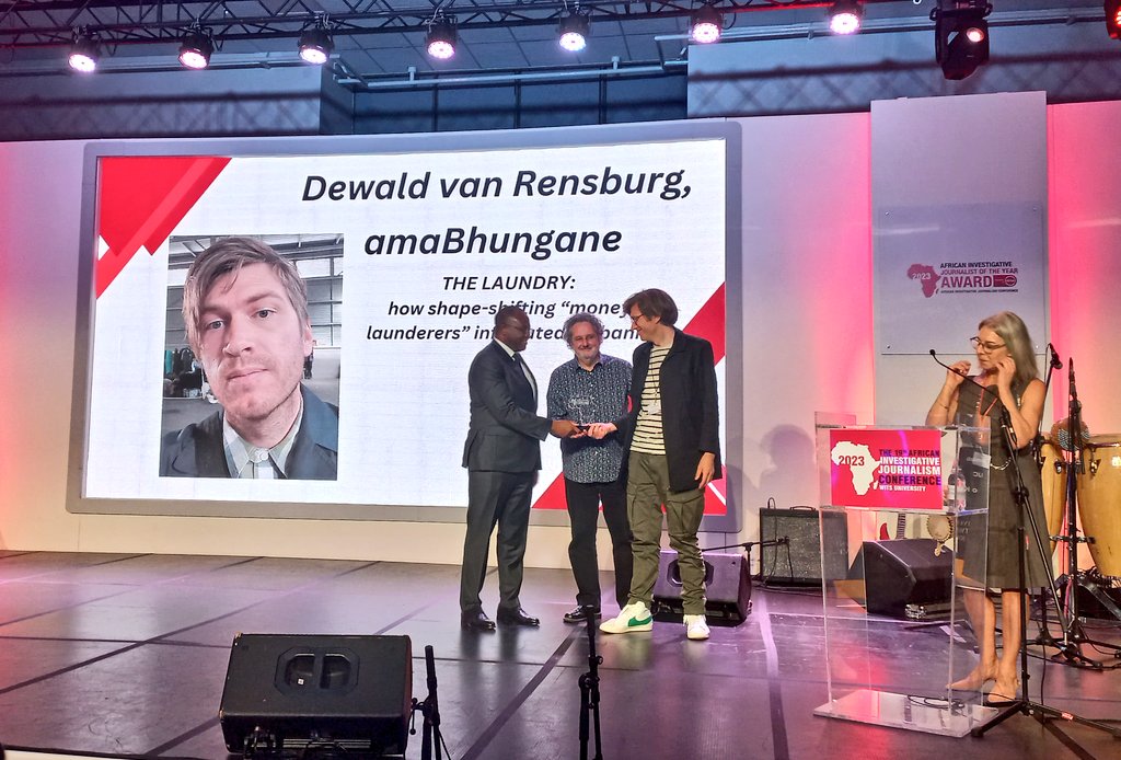 Congrats to runner-up of the 2023 African Investigative Journalist of the Year Award @DewaldvanRensb1 from @amaBhungane for his thorough investigation into how 'shape-shifting money launderers' infiltrated SA banks. Incredible work 👏