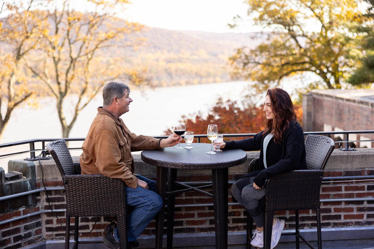 PickOCNY's tweet photo. Looking for the perfect getaway? The Thayer Hotel has it all! You'll find rich history, fine dining and amazing views!
📍 West Point, NY https://t.co/vWPWQlsHLq