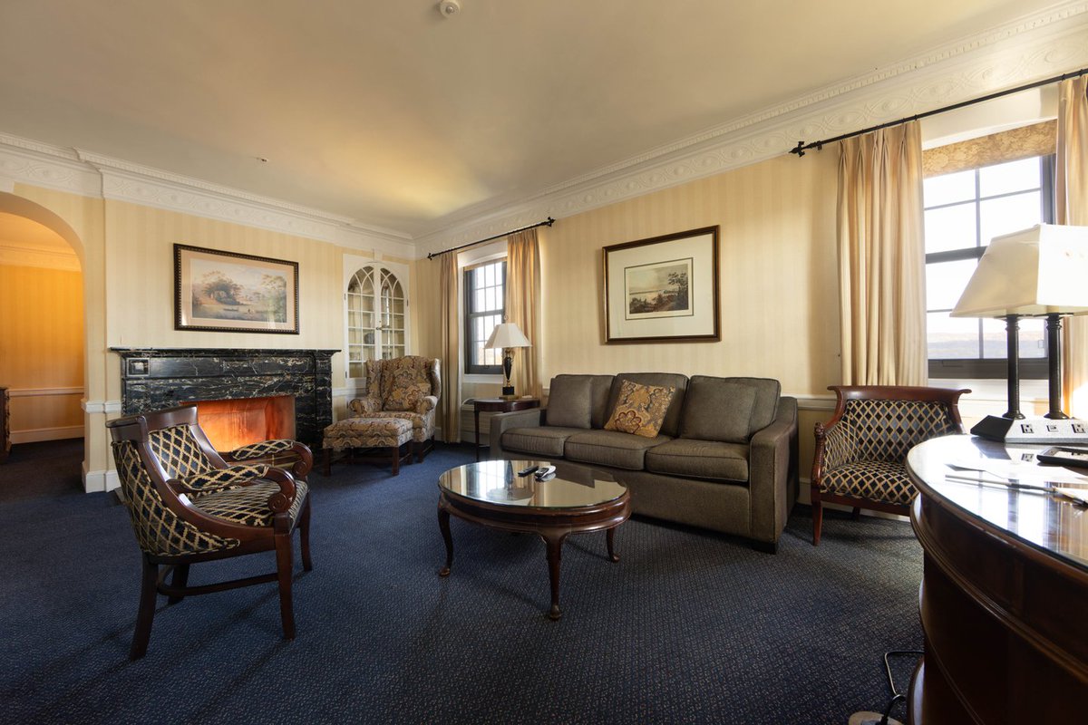 PickOCNY's tweet photo. Looking for the perfect getaway? The Thayer Hotel has it all! You'll find rich history, fine dining and amazing views!
📍 West Point, NY https://t.co/vWPWQlsHLq