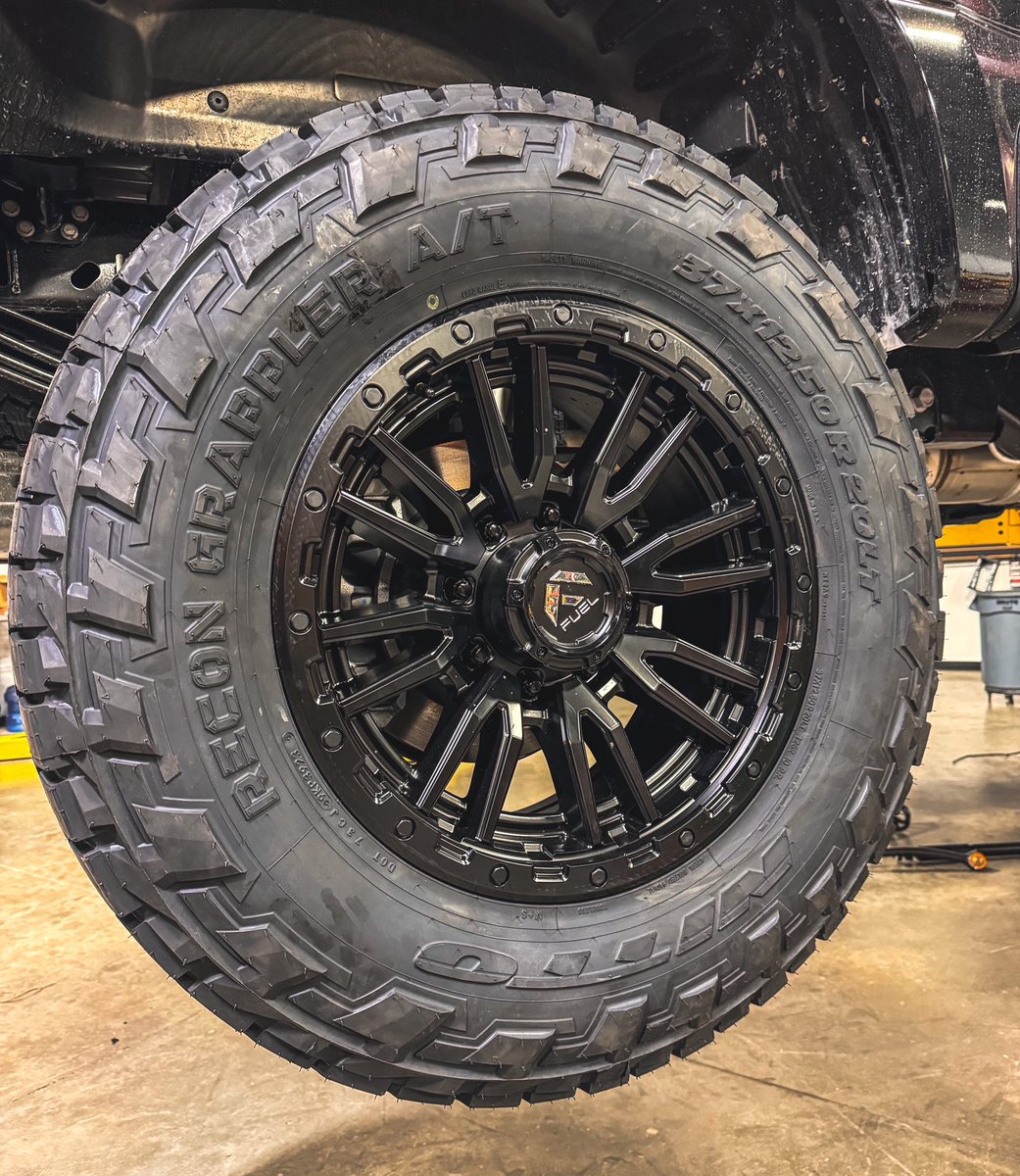 We have a set of @nittotire Recon Grapplers and a set of @fueloffroad Rebel 8’s in black going on the F250 build we have in the shop. Stay tuned for the finished product!

#RebelOffRoad #Texas #USA #Ford #Diesel