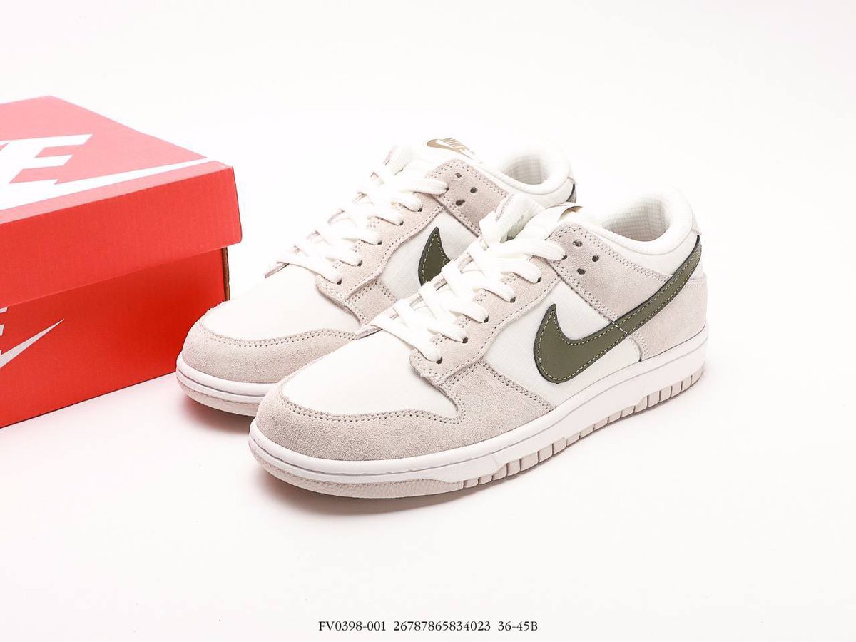 SORTEO DE UNAS ZAPATILLAS🚨

Para participar:

- Seguir a <a href="/Ctinfo_17/">Ctinfo_17</a> y a <a href="/MadridismoreaI/">Real Madrid Fans 🤍</a>  
- Dar RT a este post.
- Mencionar a un amigo/a

🍀Ganador el viernes 24 de noviembre

PD: No tienen porque ser las de la foto.

El ganador elegirá las zapatillas del catálogo de <a href="/Ctinfo_17/">Ctinfo_17</a>