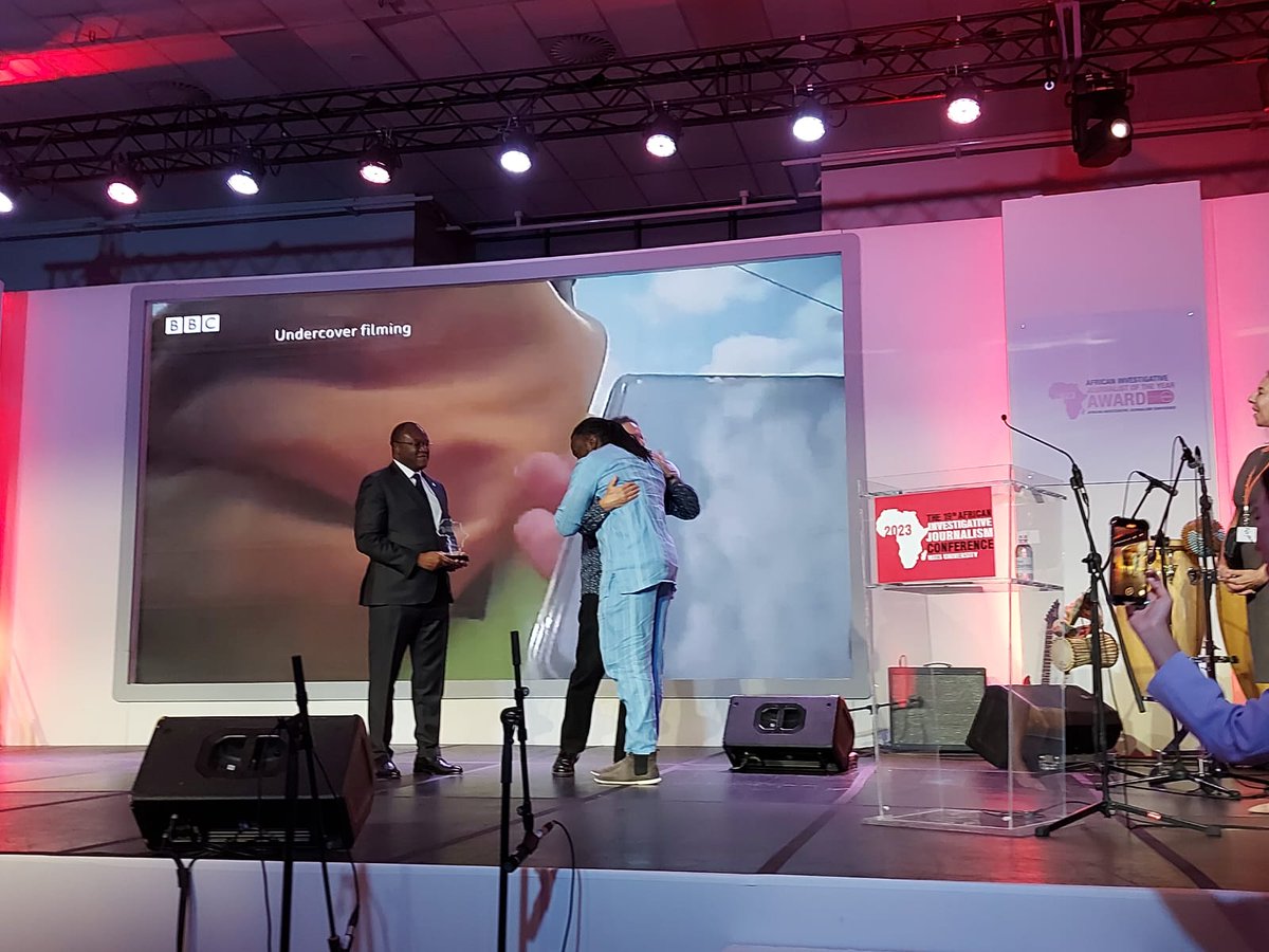 Journ_SA's tweet photo. And the winner is @TomOdula from BBC Africa Eye! He takes the top honour at the inaugural African Investigative Journalist of the Year Award for his shocking investigation titled Sex for Work: The True Cost of Our Tea. Exemplary work! #AIJC2023 https://t.co/4nAilovwzS