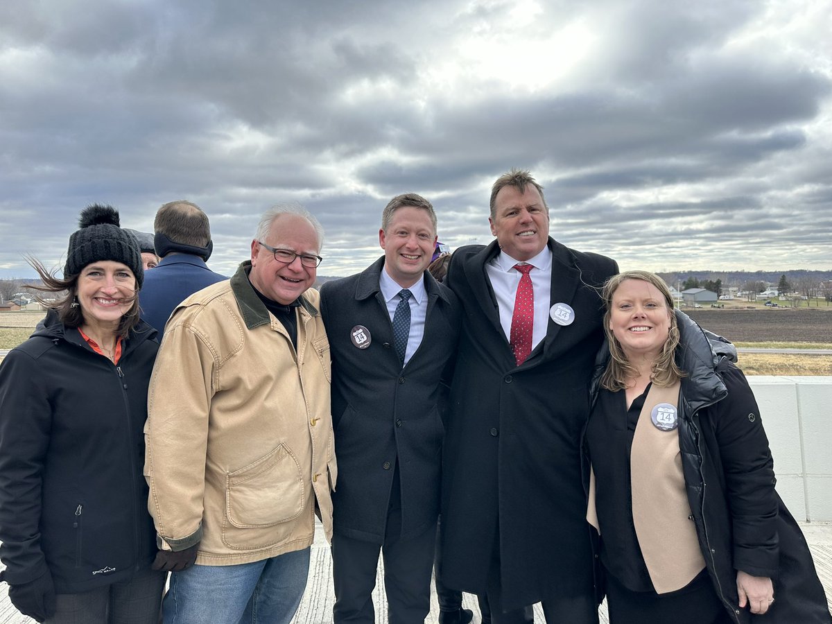 Proud to help cut the ribbon for the Hwy 14 expansion project today; this was decades in the making & will save lives. Period. Thank you @mndotscentral @GovTimWalz @amyklobuchar @LtGovFlanagan @Hwy14Pshp @greatermankato & special thanks the men and women who built it all #mnleg