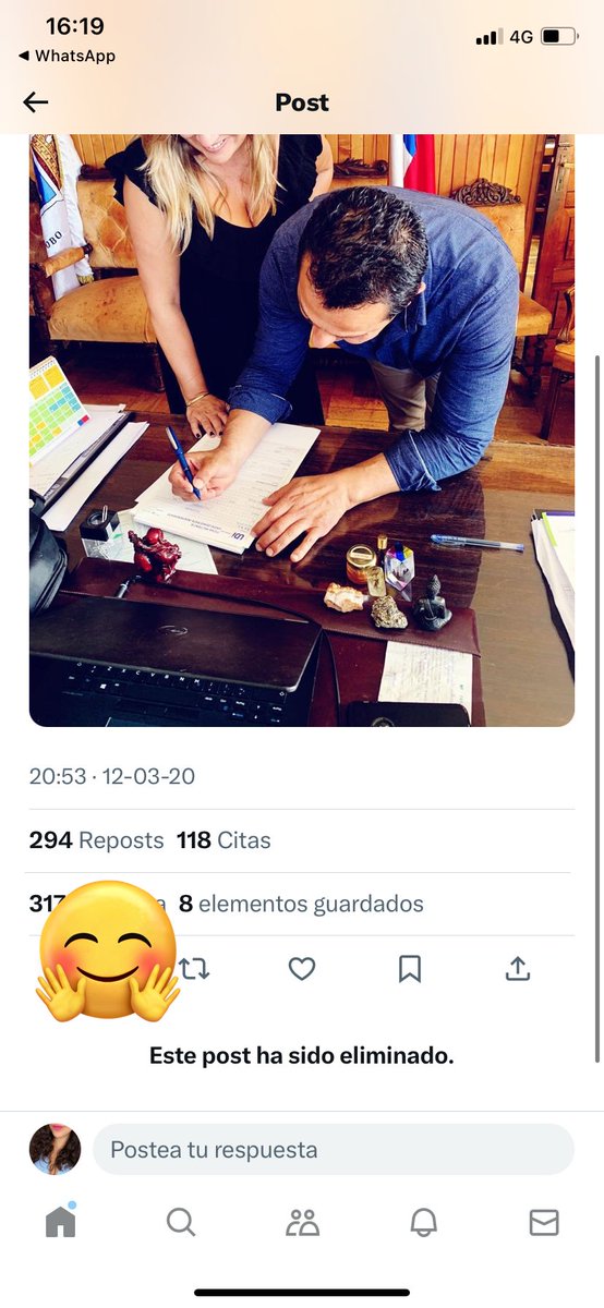 KarmenMargot's tweet photo. la Udi no ha dicho nada de su alcalde amigo de lo ajeno en Algarrobo, de hecho borraron la foto donde Pepa Hoffmann lo recibe feliz como militante del partido. Pero yo todavía la veo, así que se las comparto https://t.co/tyZPsR26j1