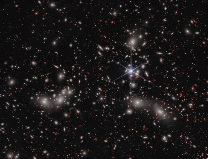 New “James Webb” discovered a pair of ancient galaxies that were too large for their time. More: mesonstars.com/space/james-we